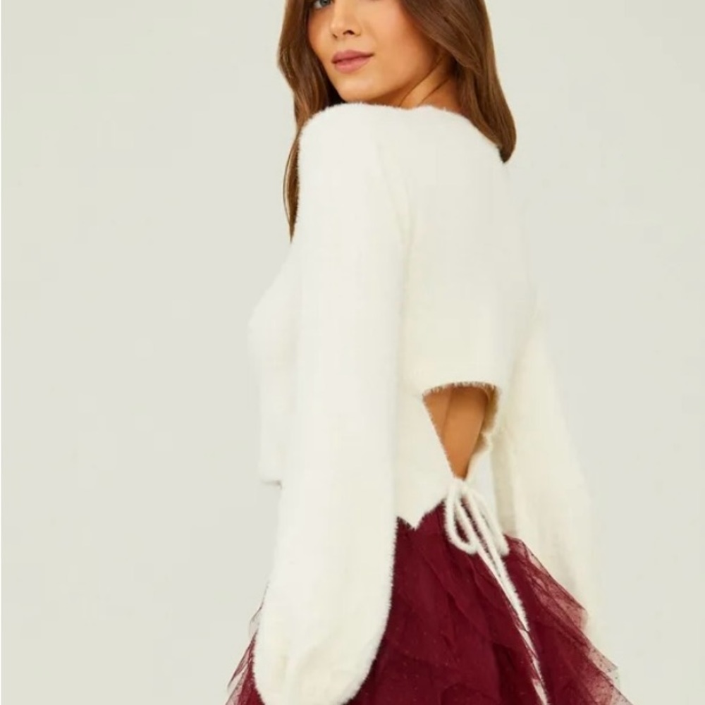 White bell sleeve sweater with tie back from Altar’d State. Size XS